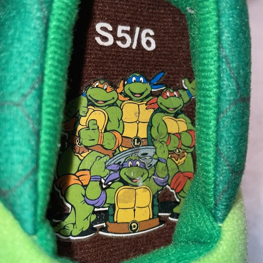 Teenage mutant ninja turtles, size small, 5/6 slippers